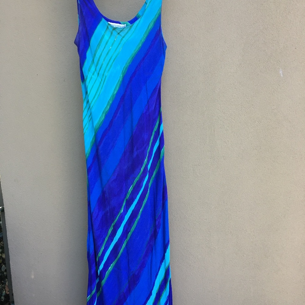 GREAT VALUE LOT SALE OF 9 GARMENTS -&10.50 EA.